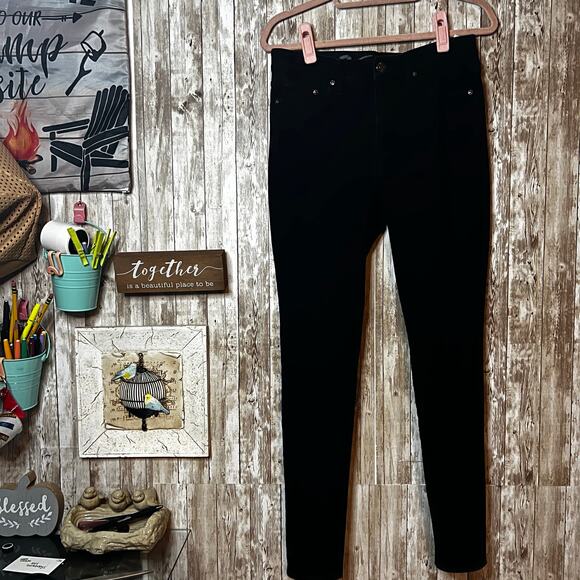 Brooks Knit Denim Legging by Seven7 Jeans. - All Black - EUC - Picture 1 of 7
